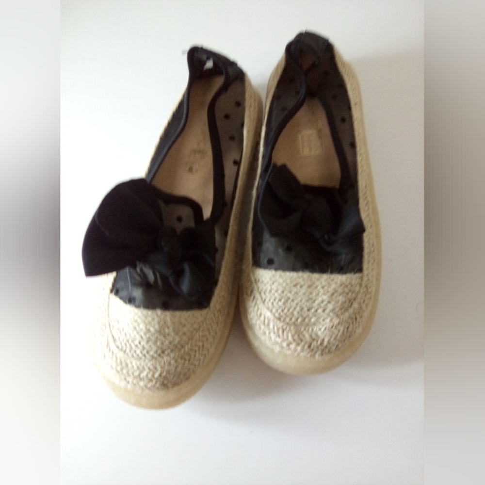 REKO  SHOR Stylish Black and Tan Espadrille Flats Size 9